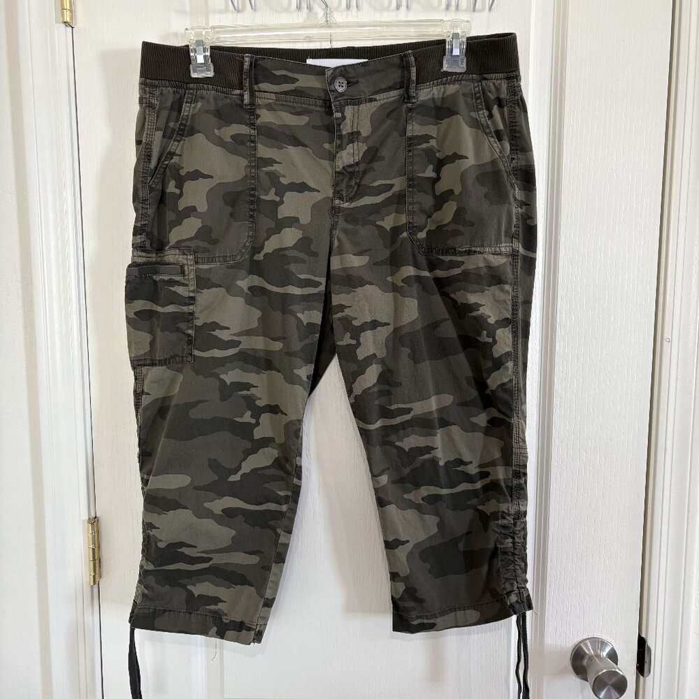Sonoma Camo Cargo Capris Pants Ruched Crop Tie Hem Mid Rise Green Size 16 - Picture 2 of 8